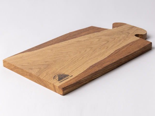 Serveringsbräda i massiv svensk ek, Kantade sidor