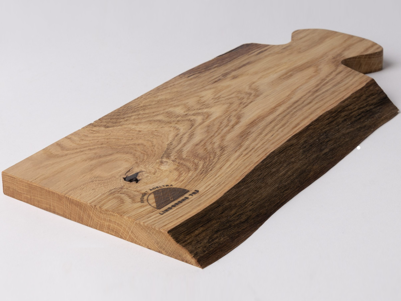 Serveringsbräda i massiv svensk ek, okantad